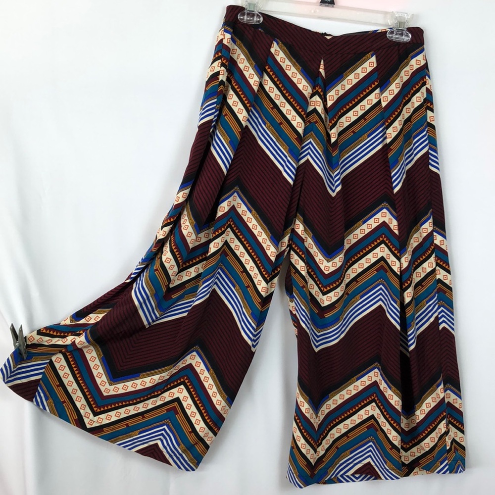 ASTR Y2K Wide Leg Chevron Pattern Cropped & Pleated Palazzo Pants - Size Medium